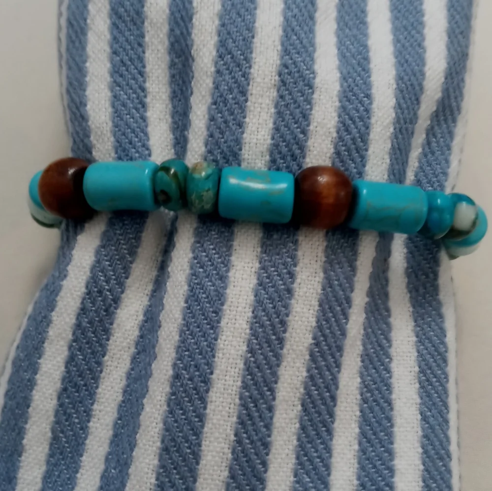 HandCrafted Beaded Stretch Bracelet - Picture 2 of 2